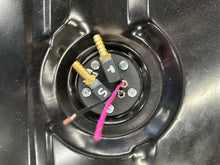 Load image into Gallery viewer, NEW LS3 FUEL TANK AND FUEL PUMP KIT FOR LAND ROVER DEFENDER 110 &amp; 130
